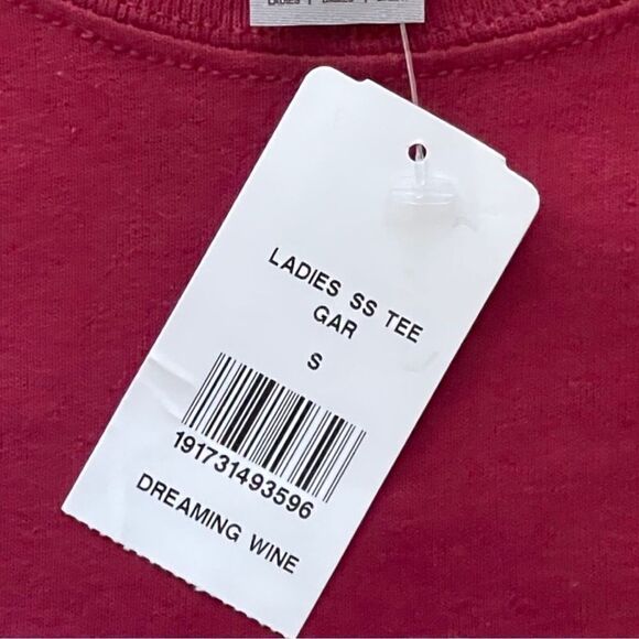 “Dreaming of Wine Christmas” Short Sleeve Ladies T • Small • NWT - Picture 7 of 7